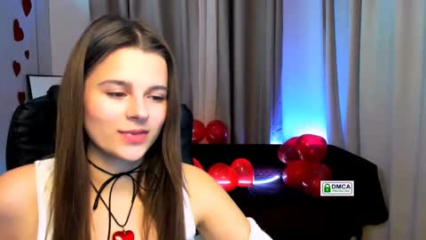 Snapshot of berry_alma chatting on February 25, 12:03 am Alma online show from February 25, 12:03 am