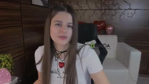 Snapshot of berry_alma chatting on February 26, 8:54 pm Alma online show from February 26, 8:54 pm