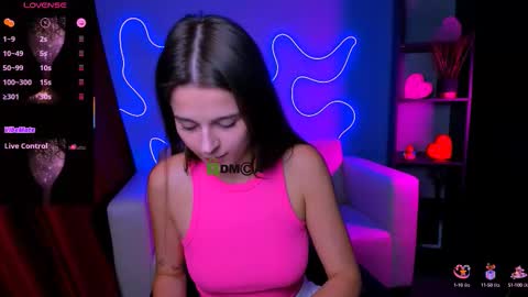 Snapshot of berry_alma chatting on October 4, 7:34 pm Alma online show from October 4, 7:34 pm