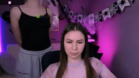 Snapshot of berry_alma chatting on October 24, 4:36 pm Alma online show from October 24, 4:36 pm