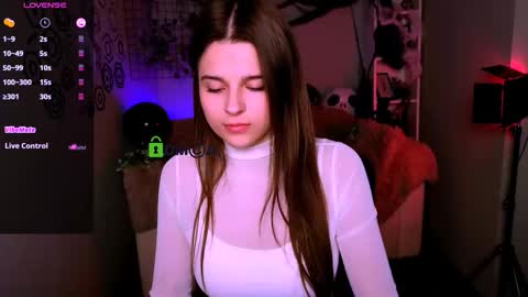 Snapshot of berry_alma chatting on October 29, 2:52 pm Alma online show from October 29, 2:52 pm