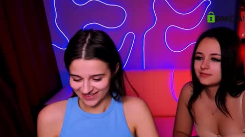 Snapshot of berry_alma chatting on December 1, 4:50 am Alma online show from December 1, 4:50 am