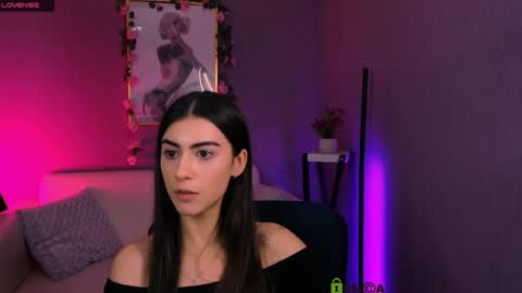 Snapshot of berry_alma chatting on December 3, 10:02 am Alma online show from December 3, 10:02 am