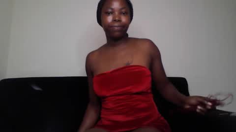 Snapshot of berry_twinkle chatting on October 22, 4:35 am Trizar online show from October 22, 4:35 am