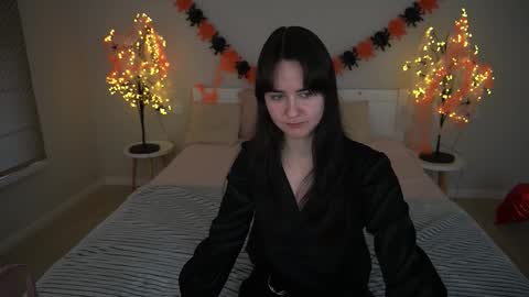 Snapshot of berrydiva chatting on October 19, 6:03 am Violette online show from October 19, 6:03 am