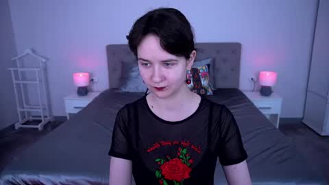 Violette online show from June 9, 1:12 pm