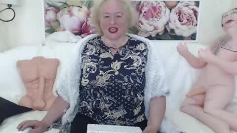 Snapshot of berryshickx chatting on May 23, 10:08 am BerryShickX online show from May 23, 10:08 am