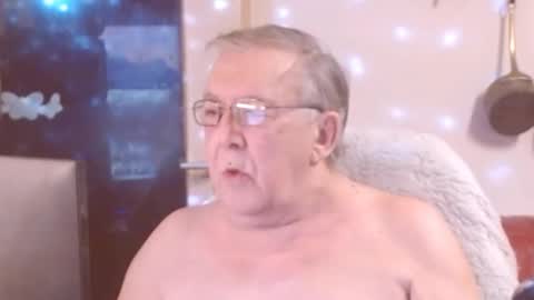 Snapshot of best127 chatting on February 8, 7:49 pm jean online show from February 8, 7:49 pm