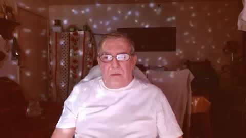 Snapshot of best127 chatting on February 9, 10:00 pm jean online show from February 9, 10:00 pm