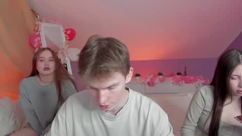Danny and Kira online show from January 20, 2:36 pm