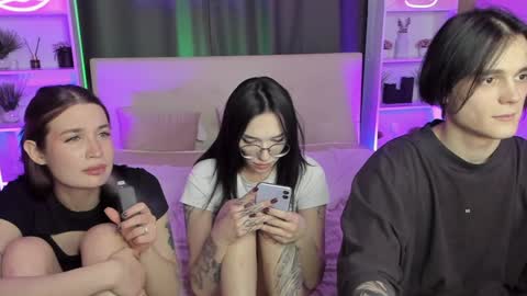 Danny and Kira online show from January 23, 11:37 am