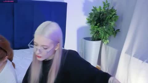 Danny and Kira online show from September 23, 2:53 pm