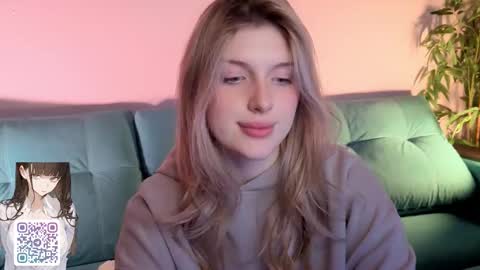 Danny and Kira online show from October 11, 8:40 pm