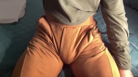 Snapshot of bestdick1991 chatting on January 3, 12:43 am BEST online show from January 3, 12:43 am
