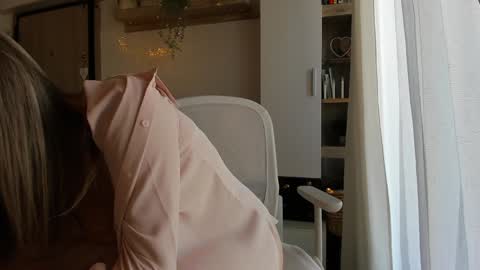 Vicky   online show from October 10, 6:56 am