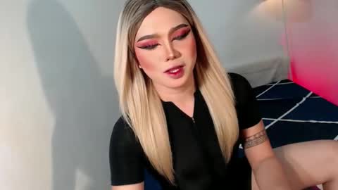 bestgirljulia online show from November 20, 1:00 pm