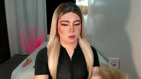 bestgirljulia online show from December 1, 4:28 am