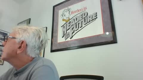 Snapshot of bestshot1951 chatting on December 4, 3:54 pm bestshot1951 online show from December 4, 3:54 pm