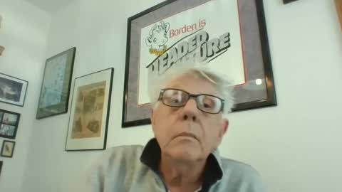 Snapshot of bestshot1951 chatting on December 6, 5:11 pm bestshot1951 online show from December 6, 5:11 pm