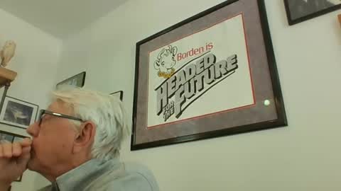 Snapshot of bestshot1951 chatting on January 8, 3:50 pm bestshot1951 online show from January 8, 3:50 pm