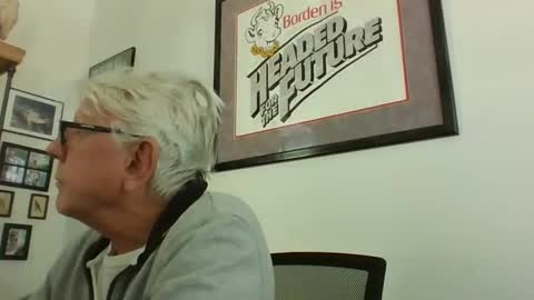 Snapshot of bestshot1951 chatting on January 14, 3:57 pm bestshot1951 online show from January 14, 3:57 pm