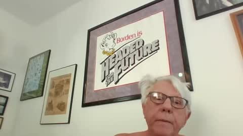 Snapshot of bestshot1951 chatting on January 27, 2:57 pm bestshot1951 online show from January 27, 2:57 pm