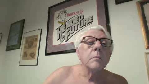 Snapshot of bestshot1951 chatting on February 4, 11:59 pm bestshot1951 online show from February 4, 11:59 pm