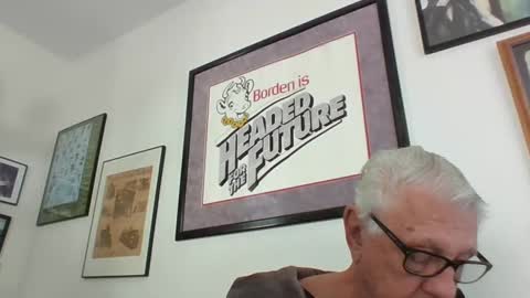 Snapshot of bestshot1951 chatting on February 17, 3:09 pm bestshot1951 online show from February 17, 3:09 pm