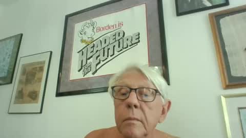 Snapshot of bestshot1951 chatting on September 18, 4:31 pm bestshot1951 online show from September 18, 4:31 pm