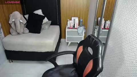 carolina  online show from January 15, 12:10 pm