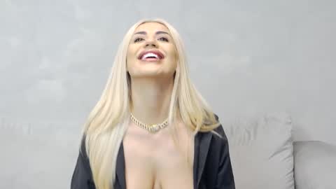 bethierusse online show from March 1, 4:15 am