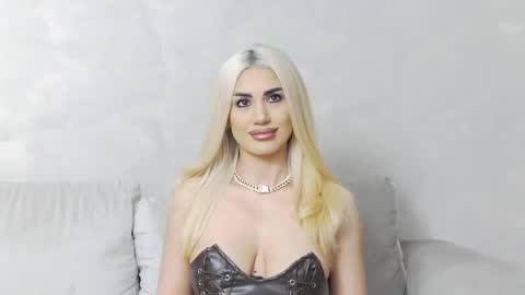 bethierusse online show from March 4, 12:50 am