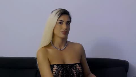 bethierusse online show from October 13, 4:34 am