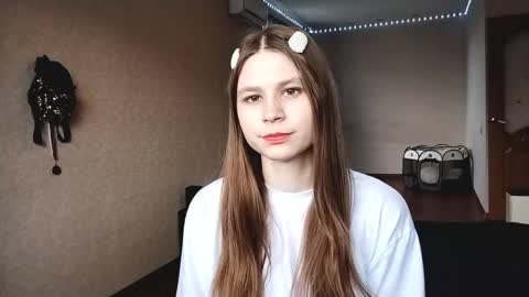 Leila online show from June 5, 12:33 pm