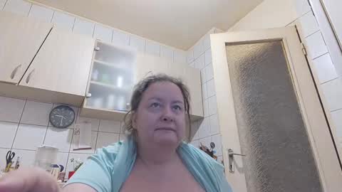 Snapshot of bethnorth chatting on March 7, 5:29 am bethnorth online show from March 7, 5:29 am