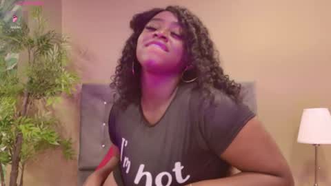 Snapshot of betsybennet chatting on October 28, 10:01 pm BETSY online show from October 28, 10:01 pm