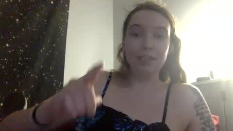 Snapshot of betterwhenitsrough69 chatting on February 16, 4:41 am betterwhenitsrough69 online show from February 16, 4:41 am