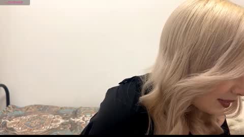 Snapshot of bettiepanella chatting on December 1, 12:32 pm BlondeReka ITS MY 1st DAY HERE online show from December 1, 12:32 pm