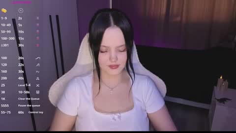 Snapshot of betty__davvis chatting on May 2, 2:55 pm Betty online show from May 2, 2:55 pm