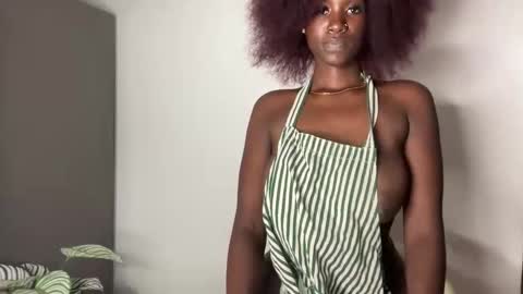 Snapshot of betty_fire_ chatting on October 25, 1:02 am Adah online show from October 25, 1:02 am