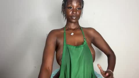 Snapshot of betty_fire_ chatting on June 9, 10:54 pm Adah online show from June 9, 10:54 pm