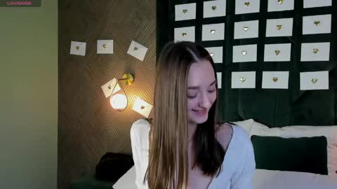 Snapshot of betty_watts chatting on June 7, 1:43 am Kelly online show from June 7, 1:43 am