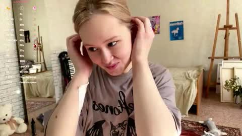 Snapshot of bettymorante chatting on March 16, 5:44 am Hinata online show from March 16, 5:44 am