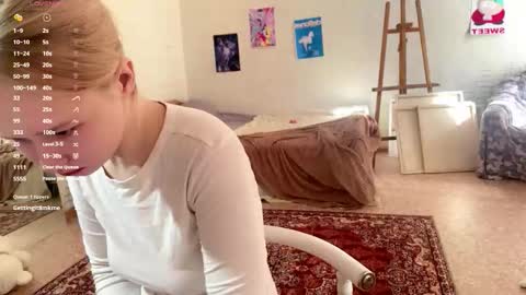 Snapshot of bettymorante chatting on March 17, 4:39 am Hinata online show from March 17, 4:39 am