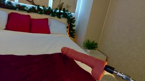 Betty online show from December 15, 8:35 pm