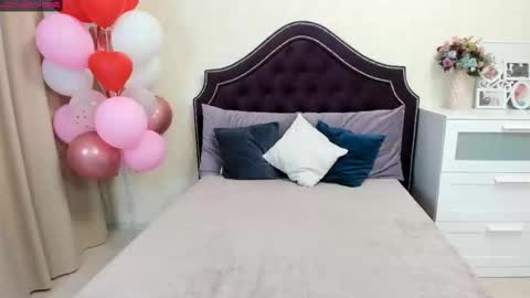 Mila Sweet online show from February 18, 4:26 am