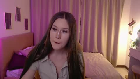 Snapshot of bety_white chatting on June 9, 11:22 am Katie online show from June 9, 11:22 am