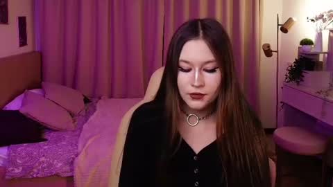 Snapshot of bety_white chatting on June 14, 7:43 am Katie online show from June 14, 7:43 am