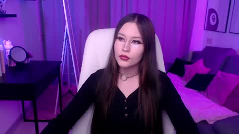 Snapshot of bety_white chatting on June 15, 7:32 am Katie online show from June 15, 7:32 am