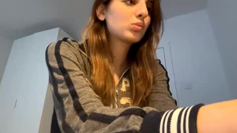 Lina online show from May 5, 5:32 pm